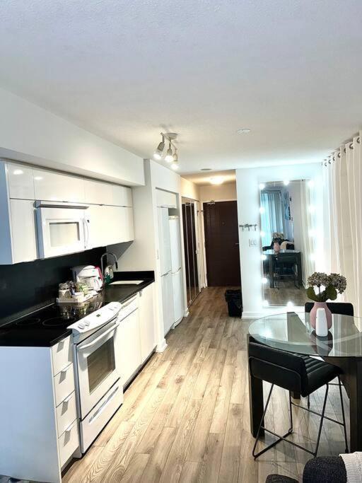 Luxurious Condo In The Center Of Downtown Toronto Ngoại thất bức ảnh