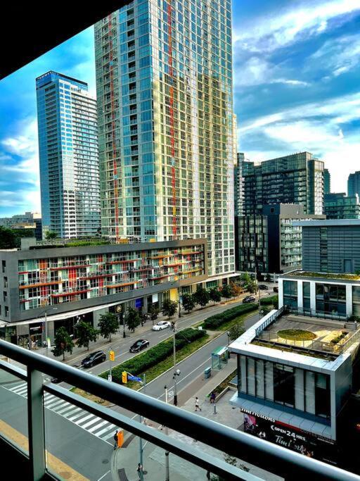 Luxurious Condo In The Center Of Downtown Toronto Ngoại thất bức ảnh